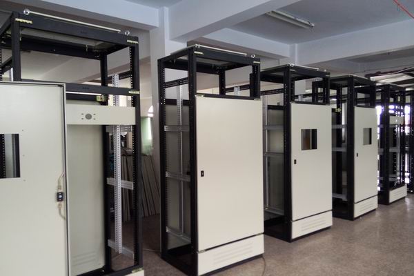 谢通门控制柜-3683厂家控制柜检修需要注意的